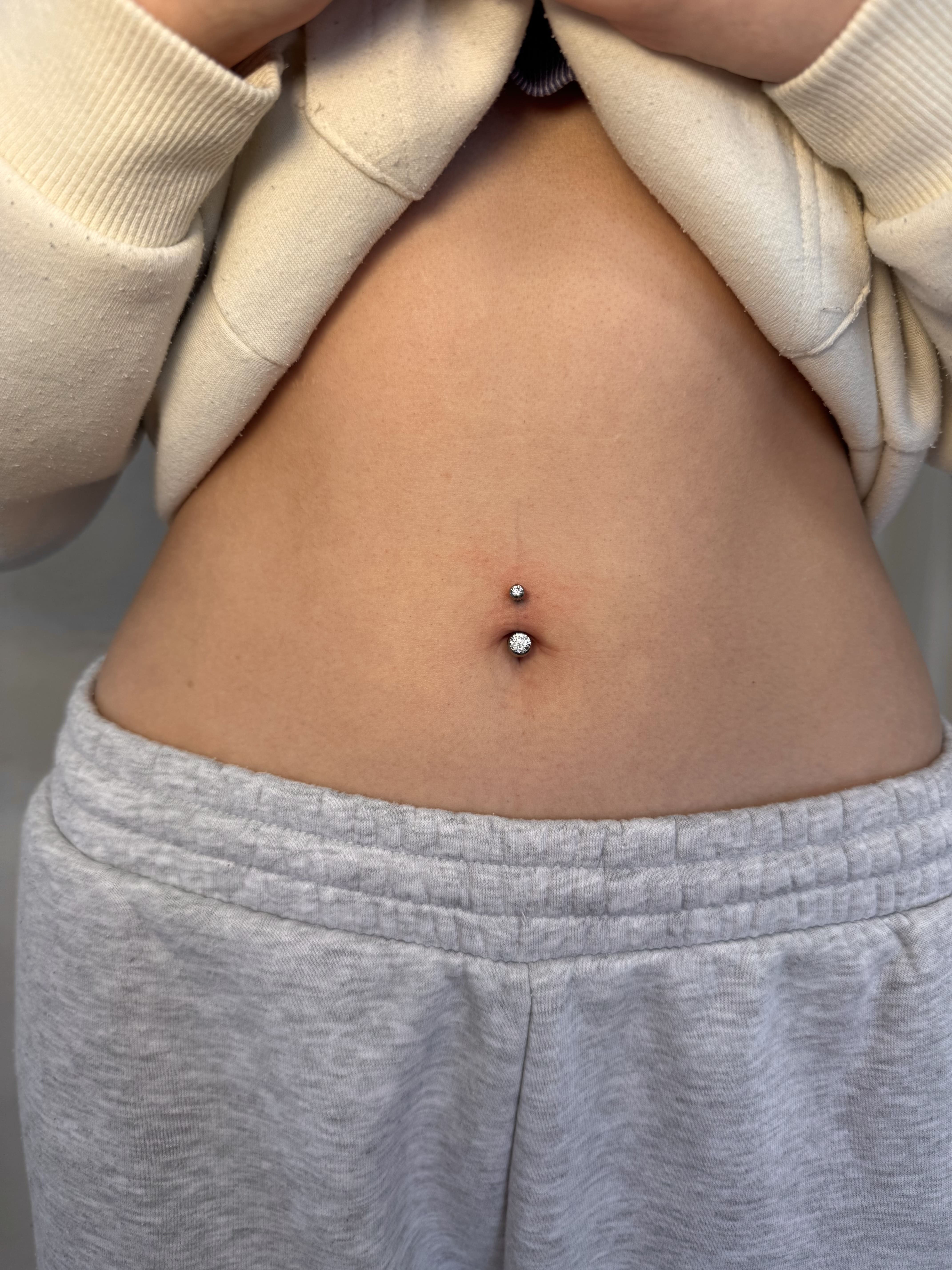 Gina - Piercing Arbeit