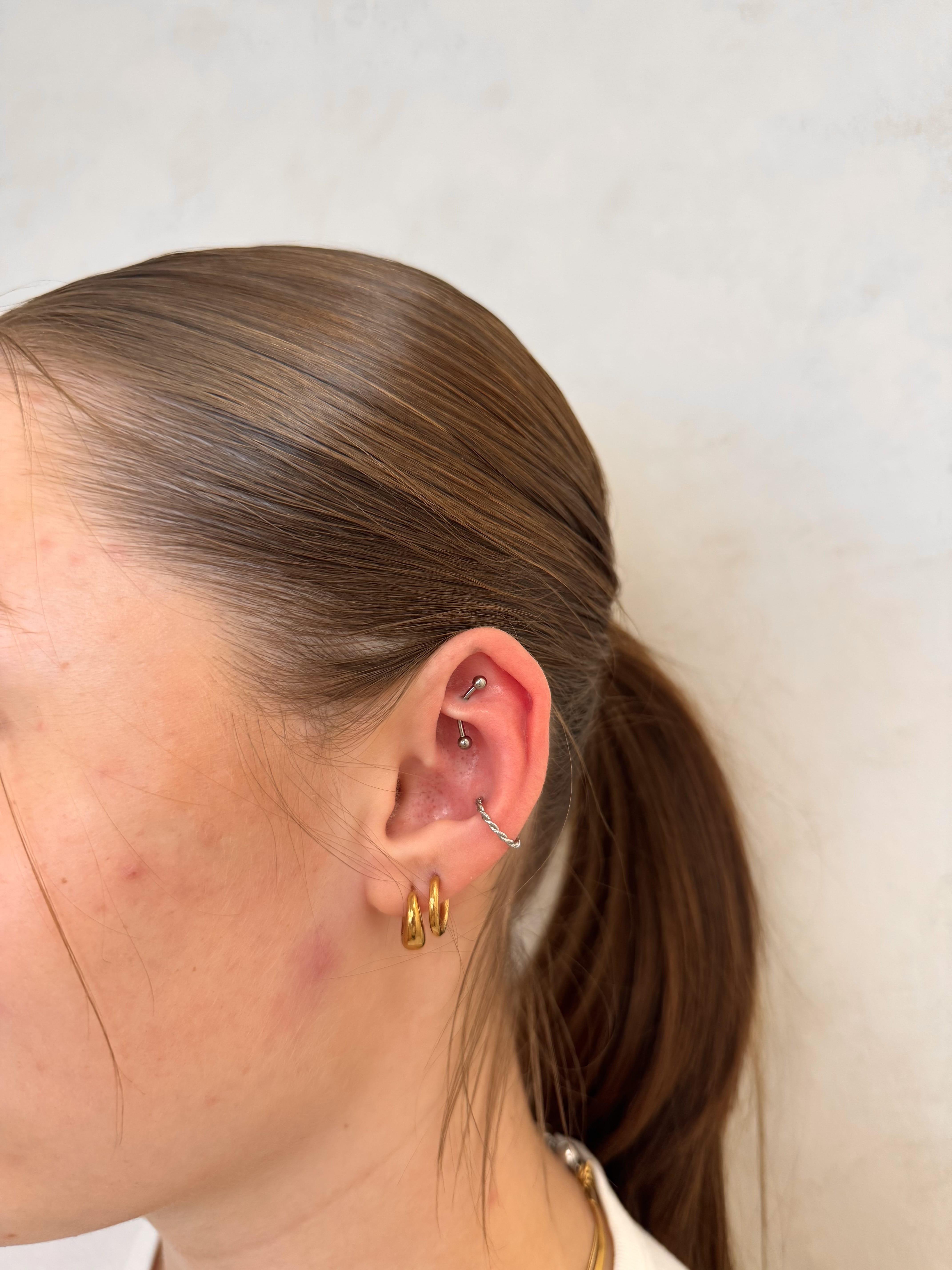 Gina - Piercing Arbeit